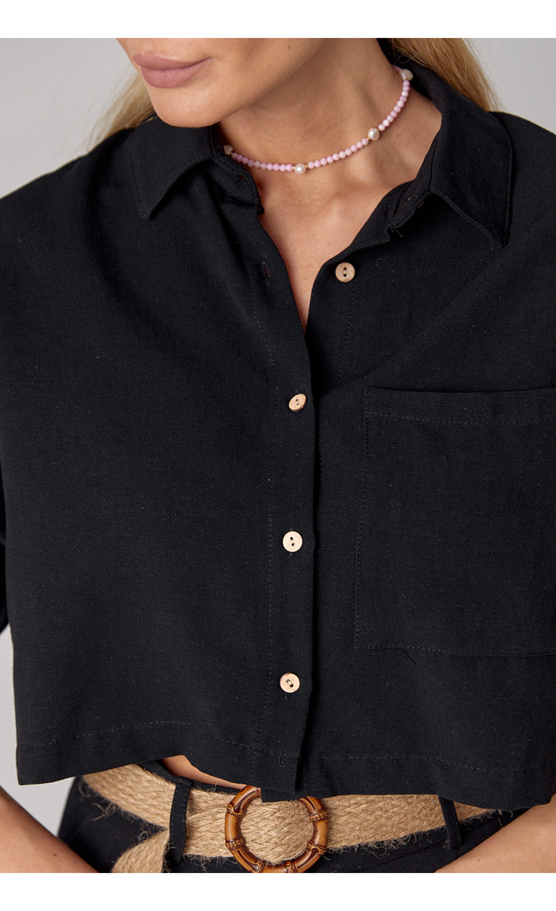 Жіноча льняна сорочка вкорочена  чорний колір