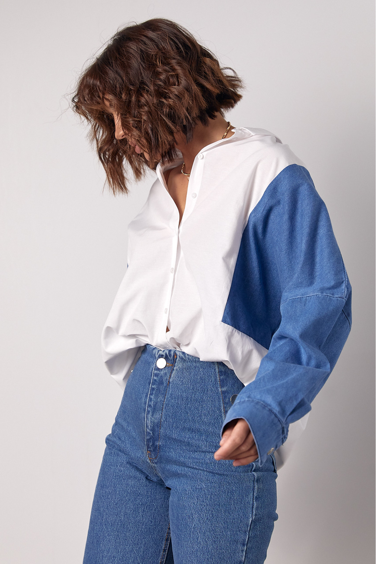 Жіноча комбінована сорочка в стилі оверсайз  білий колір