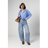 Класична однотонна жіноча сорочка з напівкруглим низом  блакитний колір