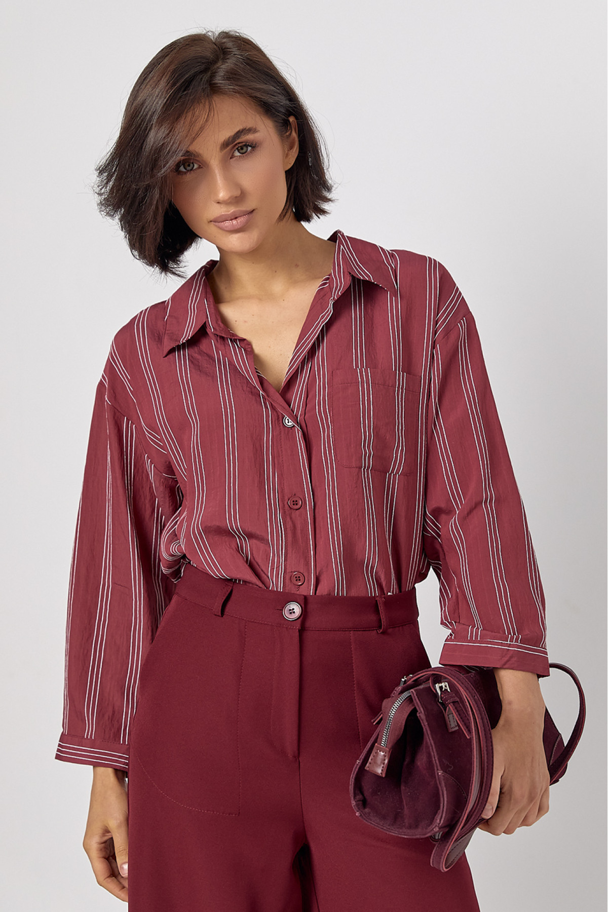 Жіноча сорочка у смужку з рукавами три чверті  бордо колір