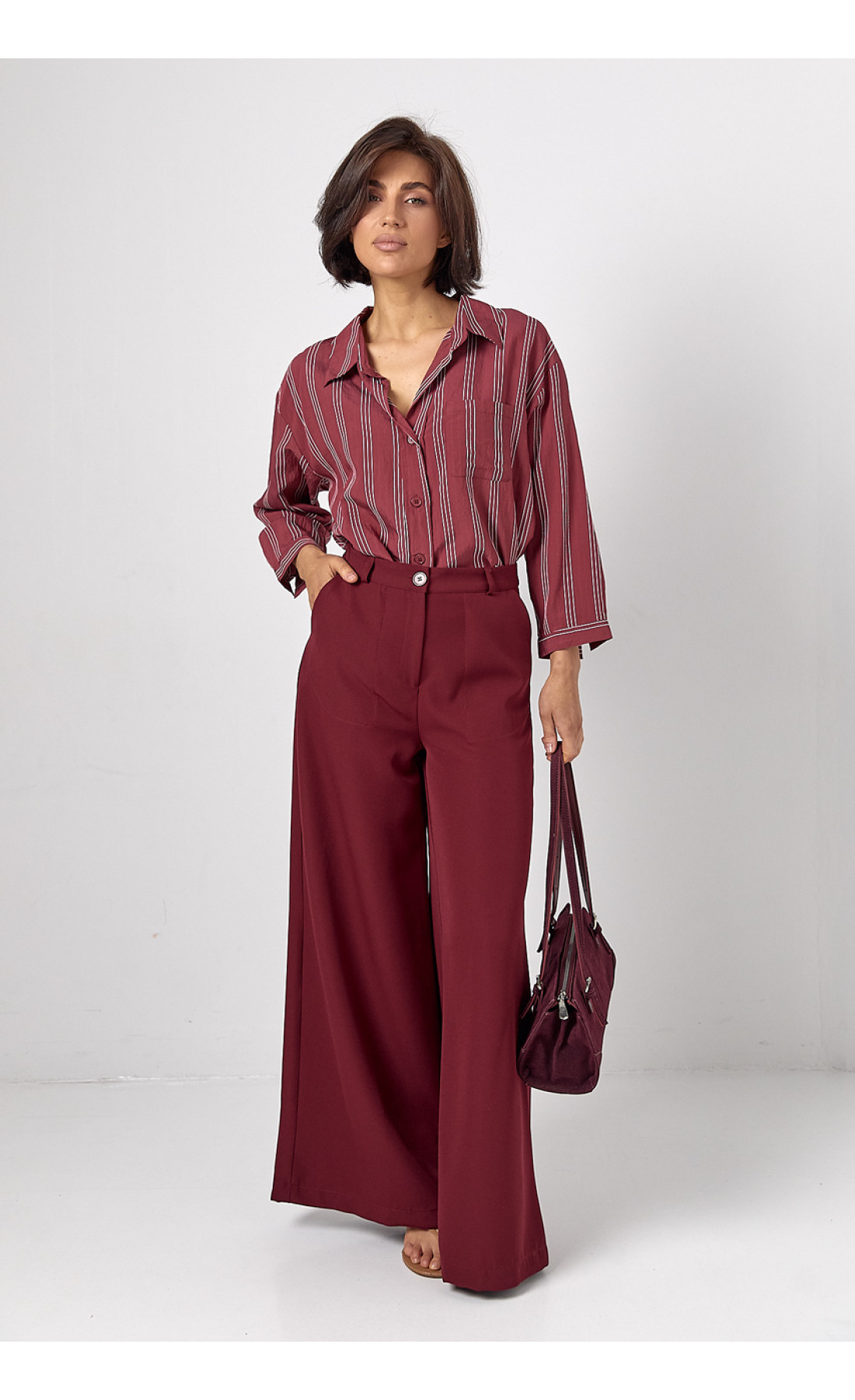 Жіноча сорочка у смужку з рукавами три чверті  бордо колір