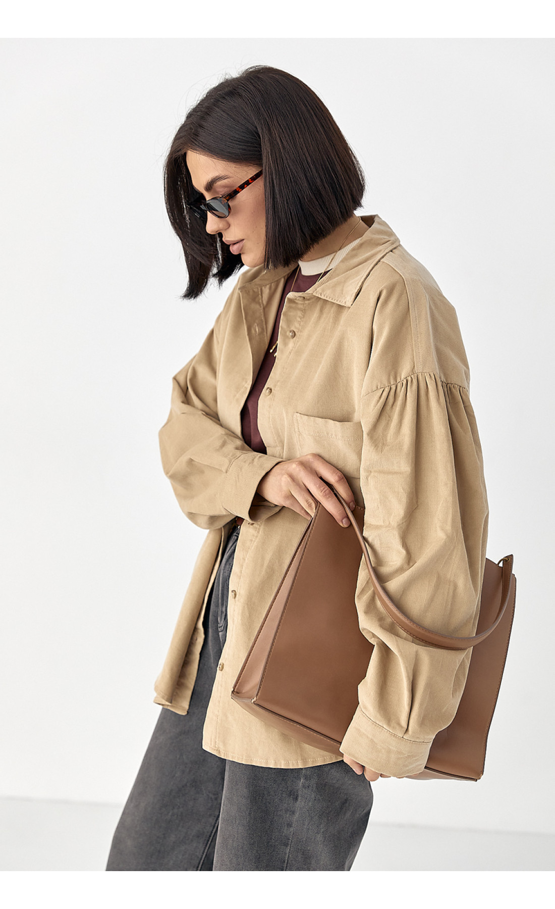 Жіноча вельветова оversize сорочка  світлокоричневий колір