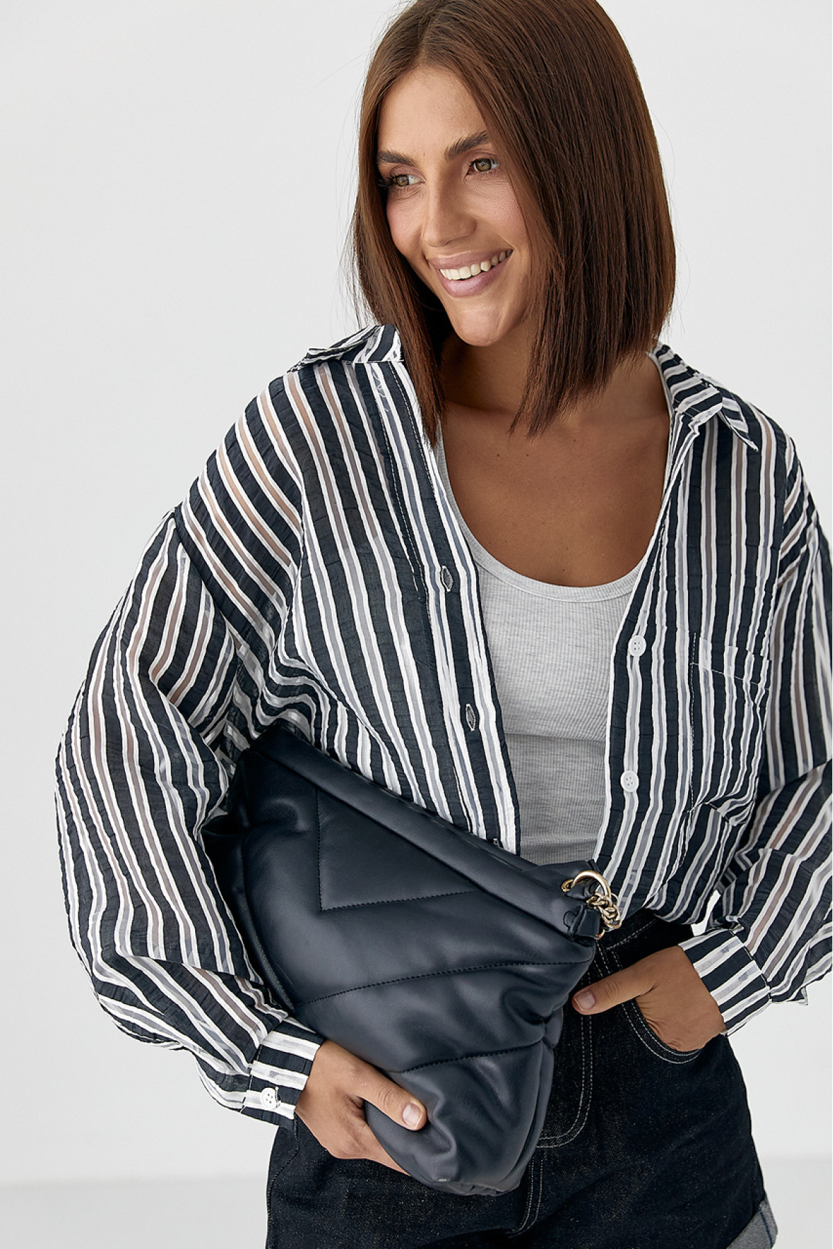 Класична сорочка у смужку  чорний колір