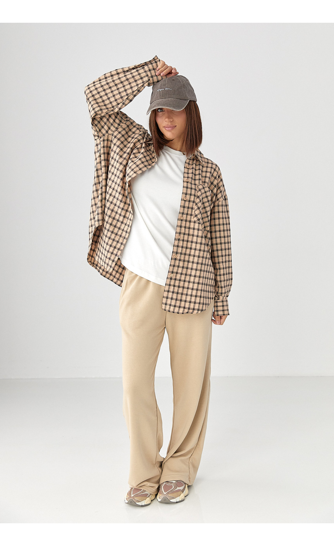 Сорочка в клітинку з накладною кишенею  кавовий колір