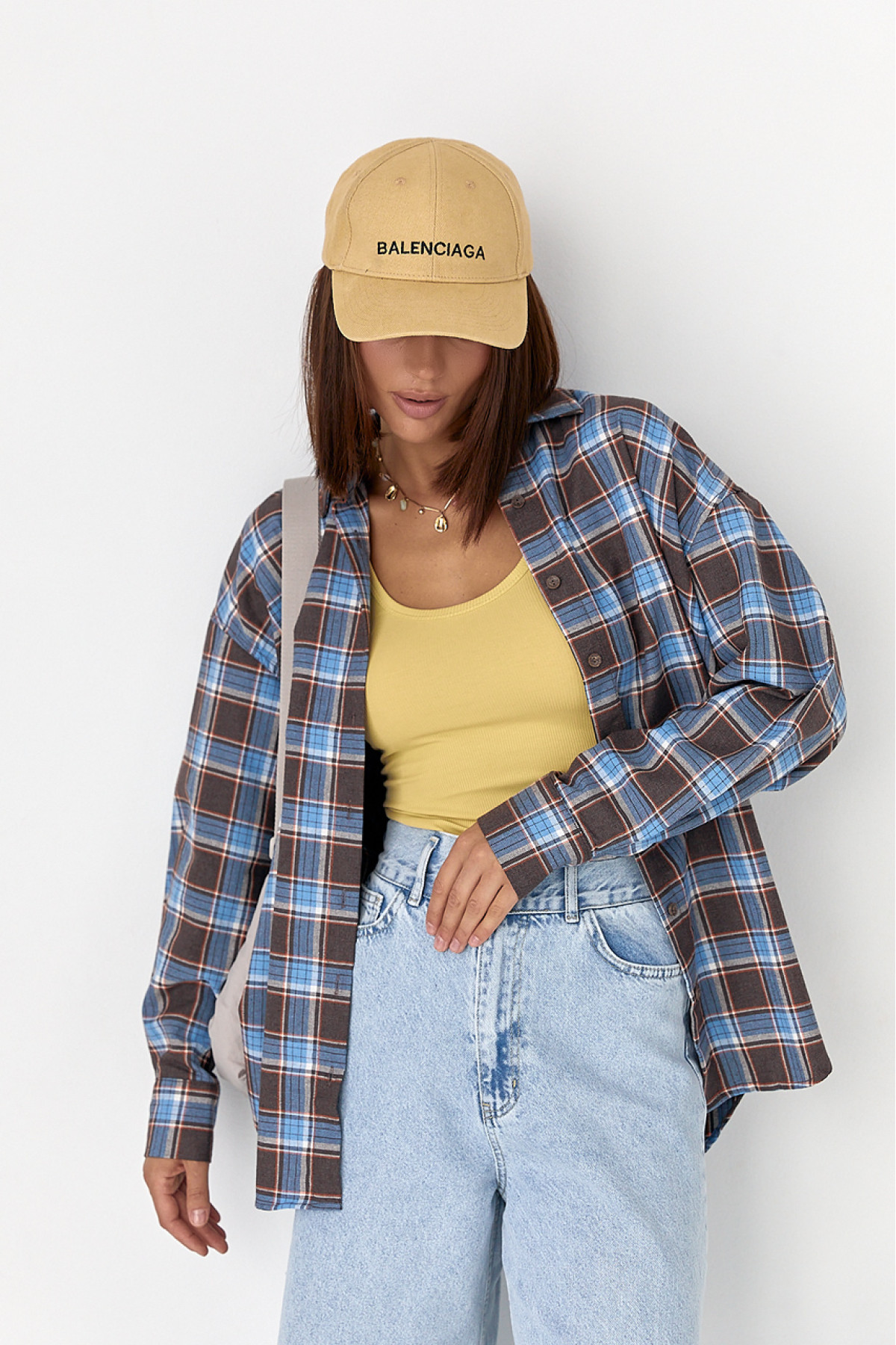 Сорочка в клітинку з подовженою спинкою  блакитний колір