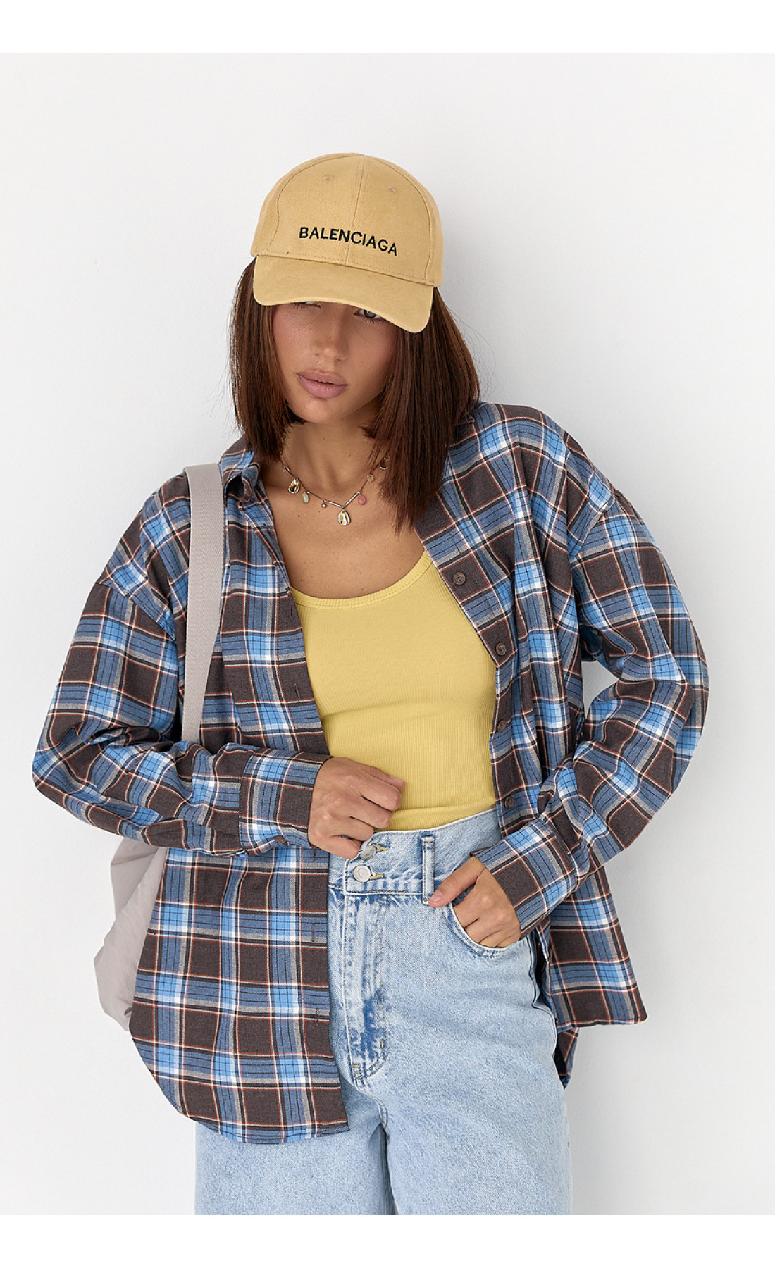 Сорочка в клітинку з подовженою спинкою  блакитний колір