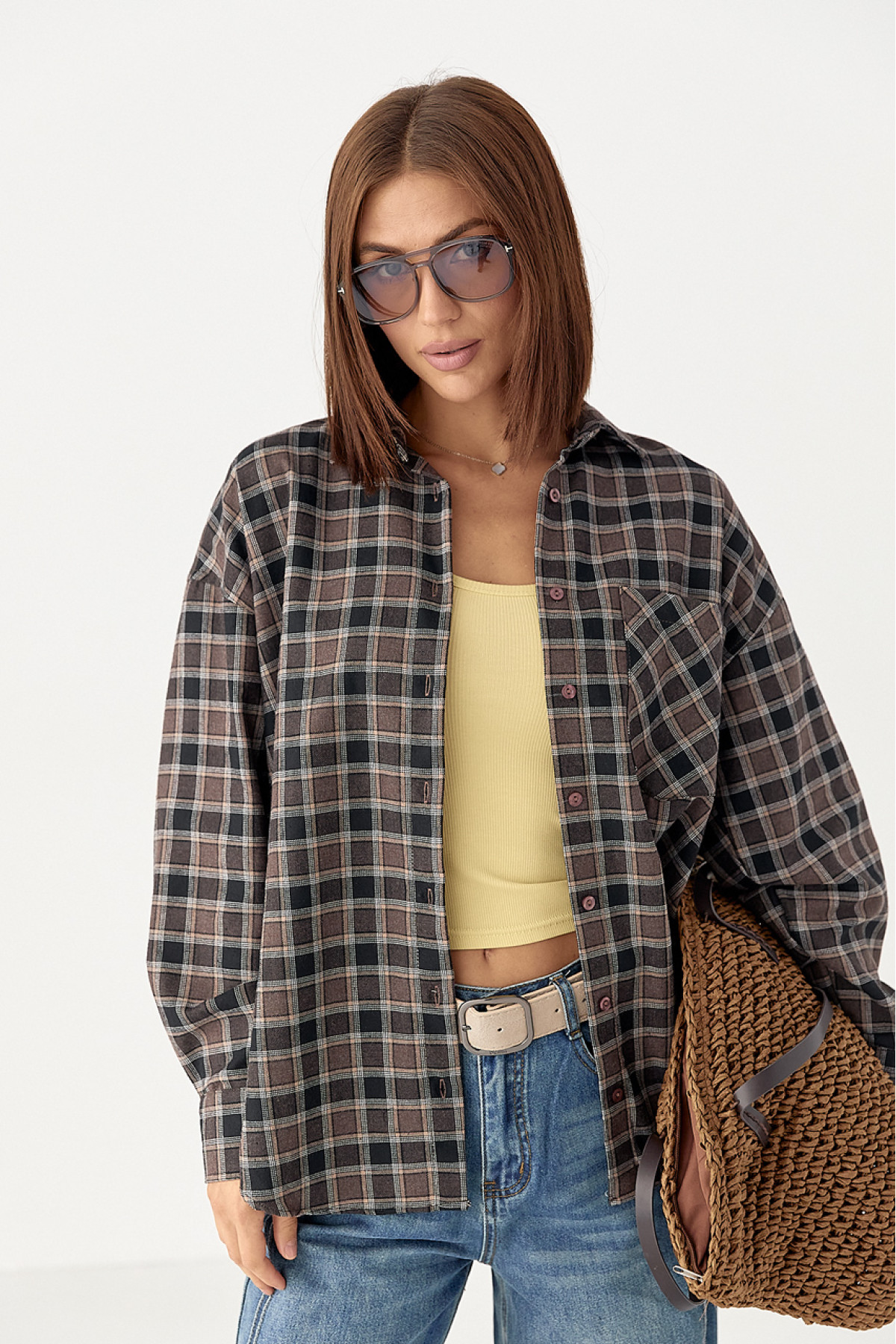 Картата сорочка з відкладним коміром  коричневий колір