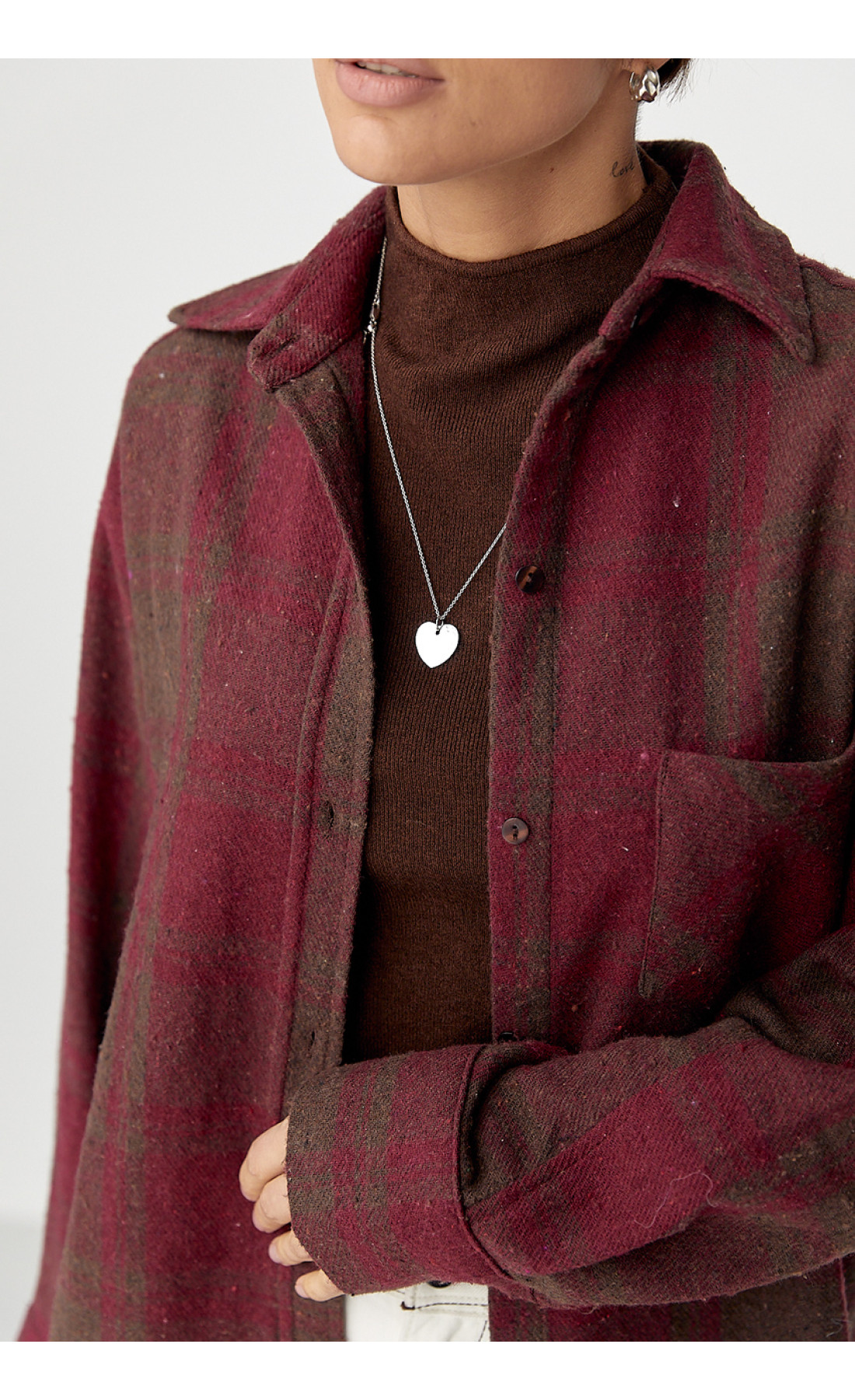 Тепла сорочка в клітинку з накладною кишенею  бордо колір