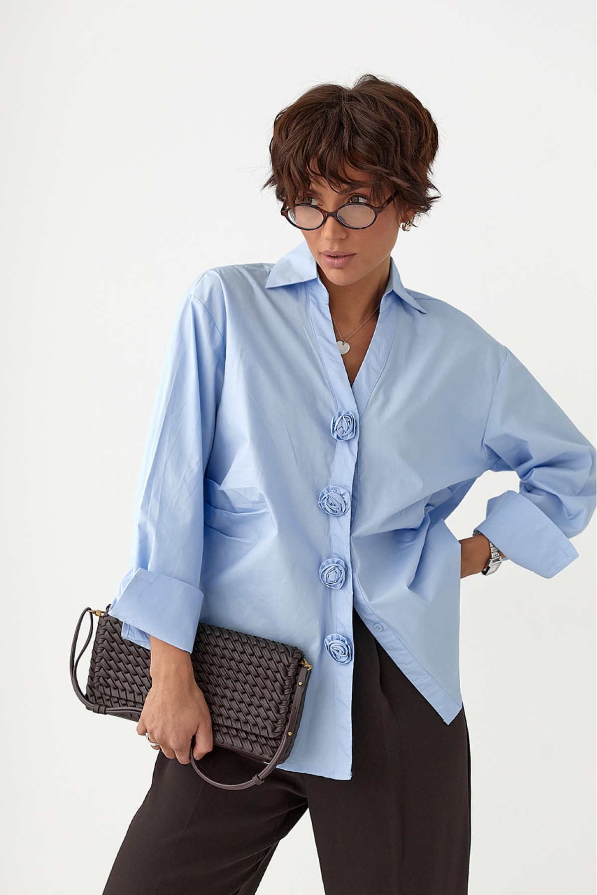 Класична сорочка з трояндами на ґудзиках  блакитний колір