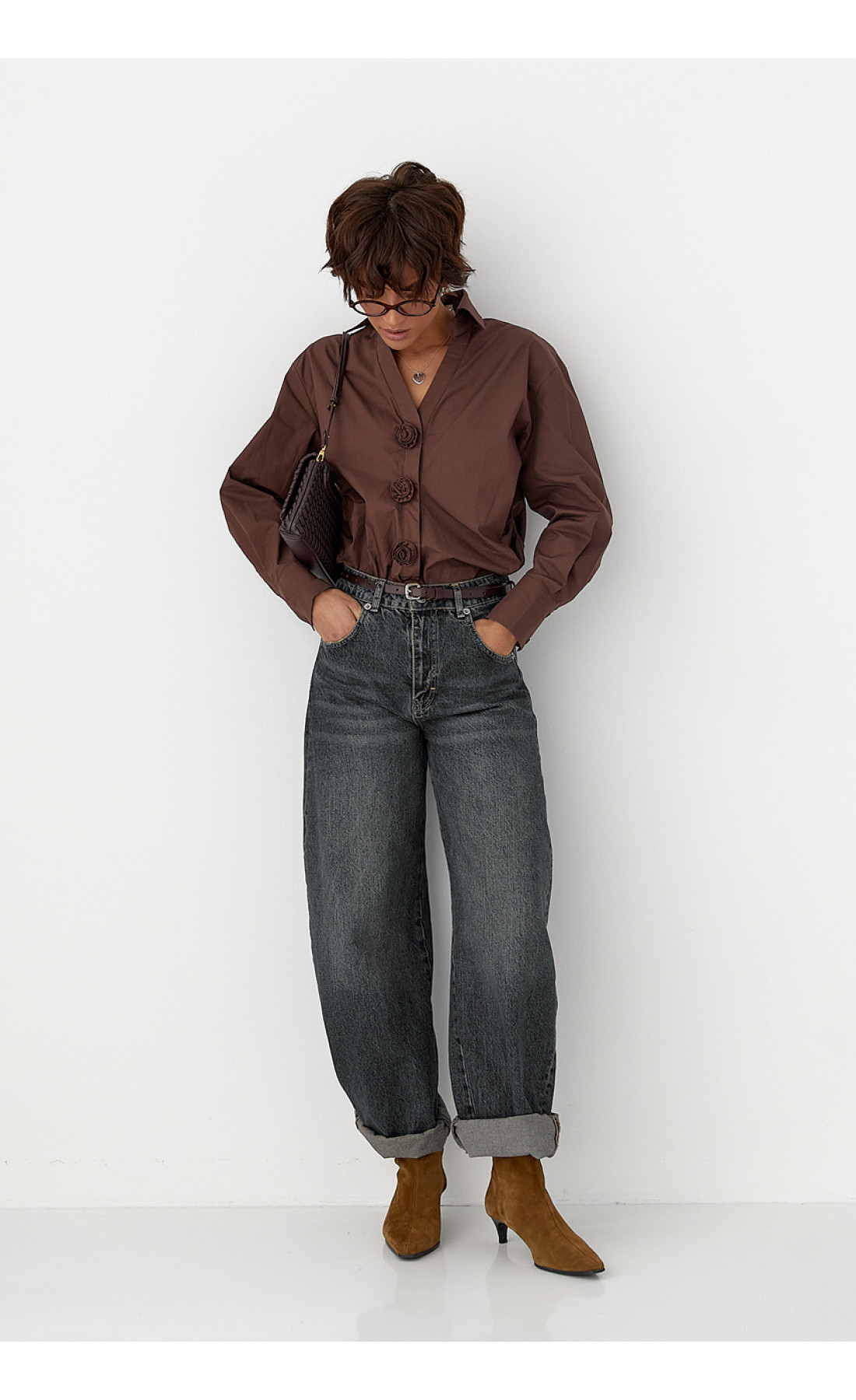 Класична сорочка з трояндами на ґудзиках  коричневий колір