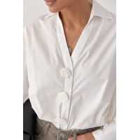 Класична сорочка з трояндами на ґудзиках  молочний колір