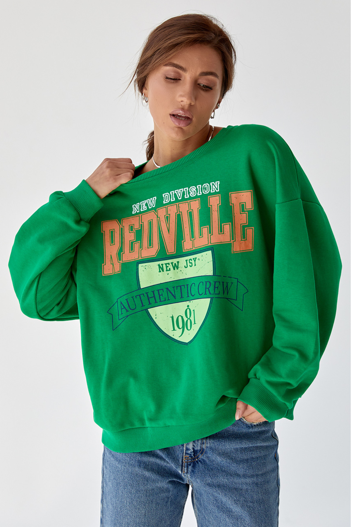 Жіночий трикотажний світшот з яскравим принтом  зелений колір