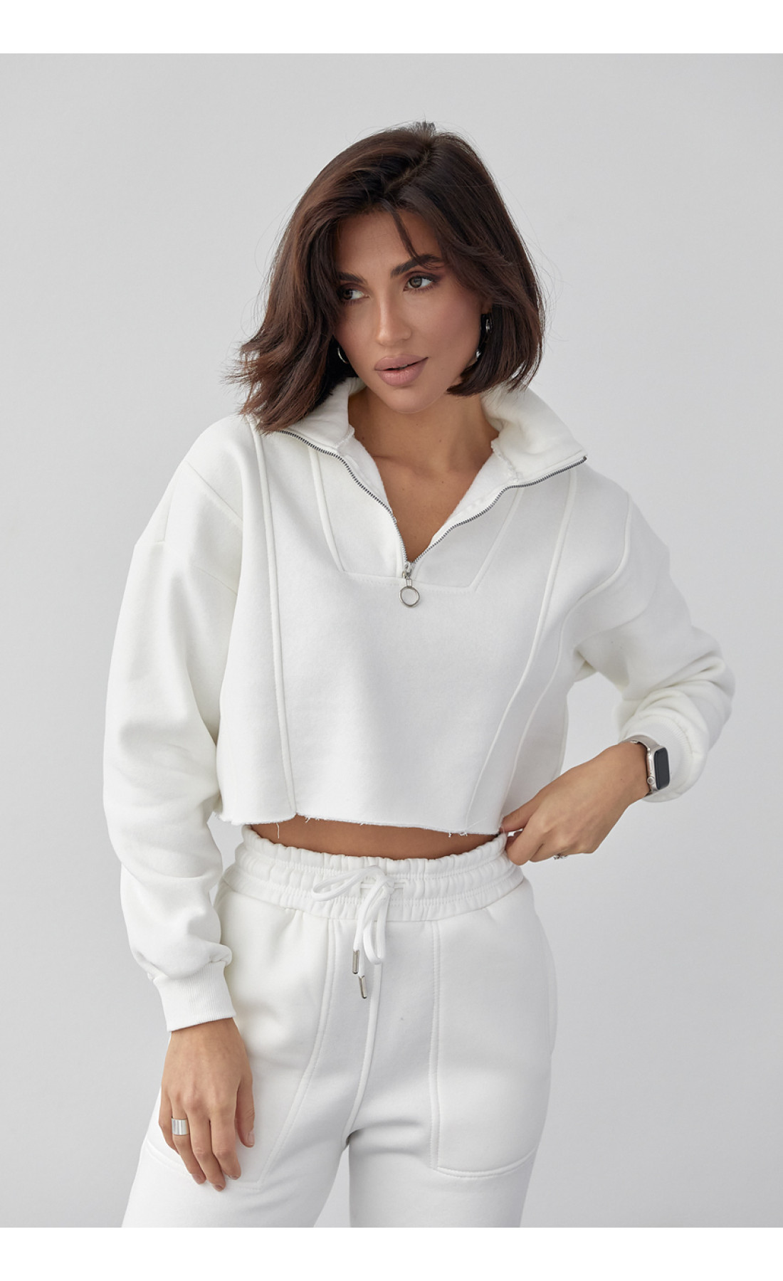 Короткий жіночий світшот із блискавкою на горловині  молочний колір