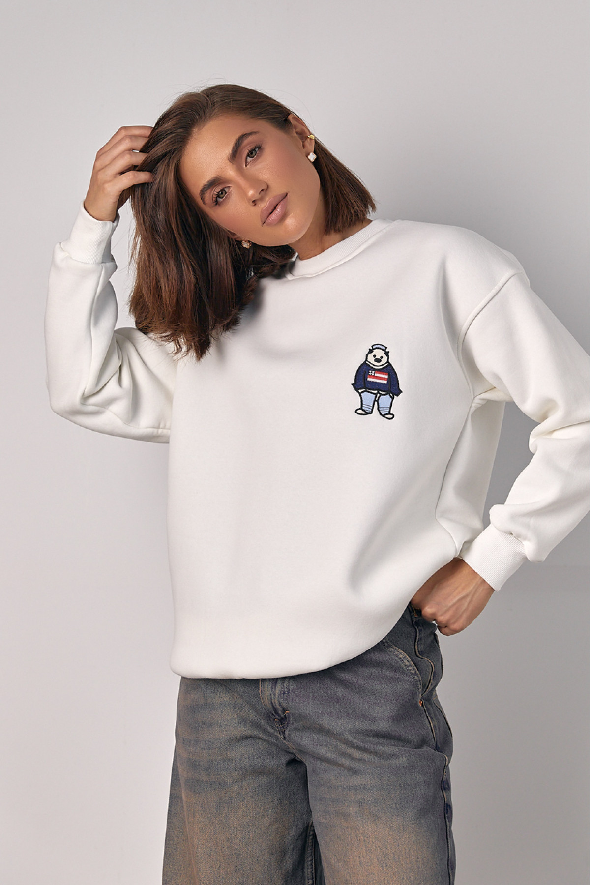 Теплий трикотажний світшот із вишитою пандою  молочний колір