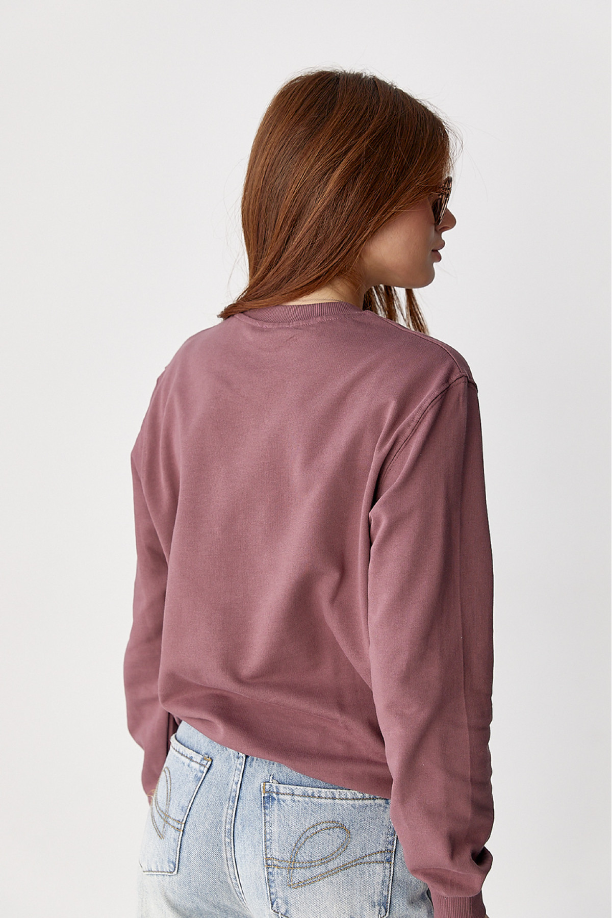 Однотонний світшот із сердечком  бордо колір