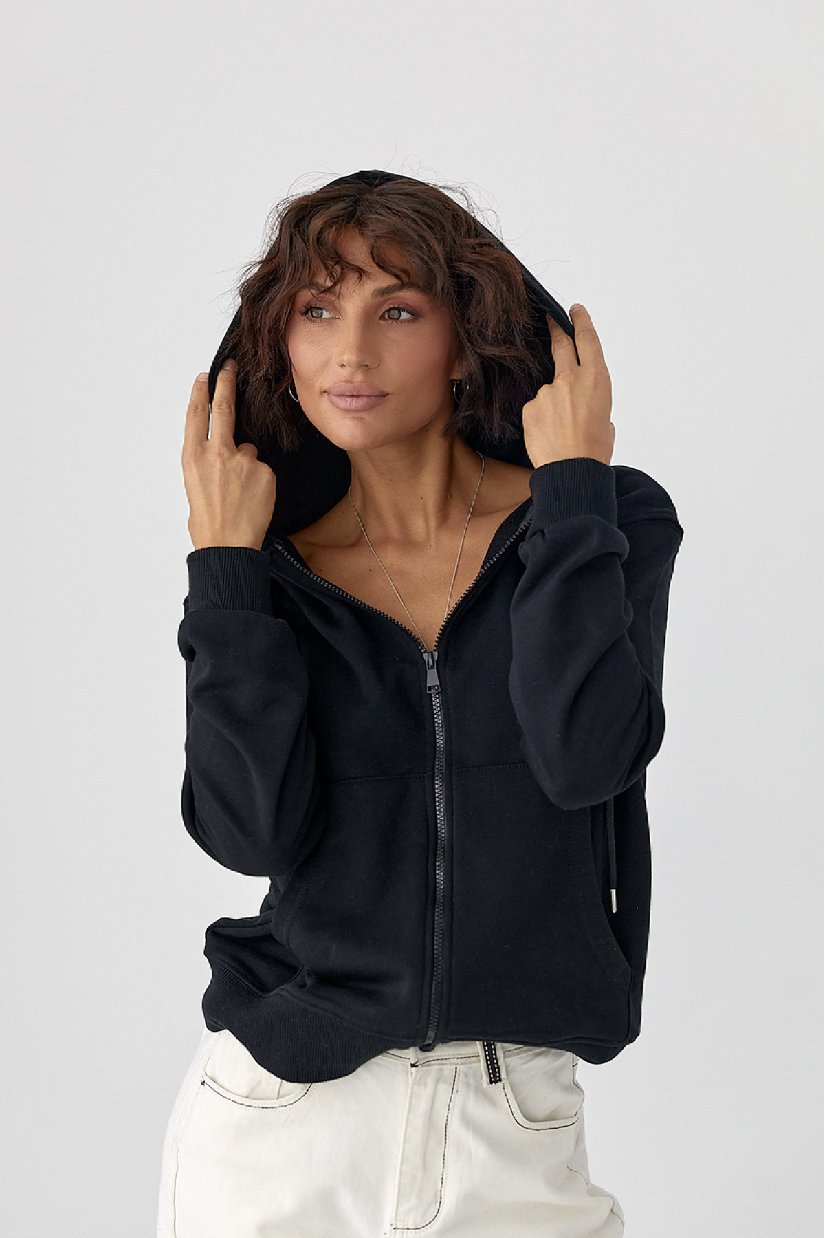 Жіноче худі на блискавці  чорний колір