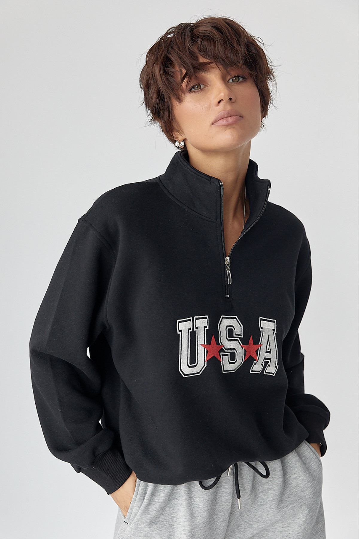 Теплий світшот з блискавкою на комірі  чорний колір