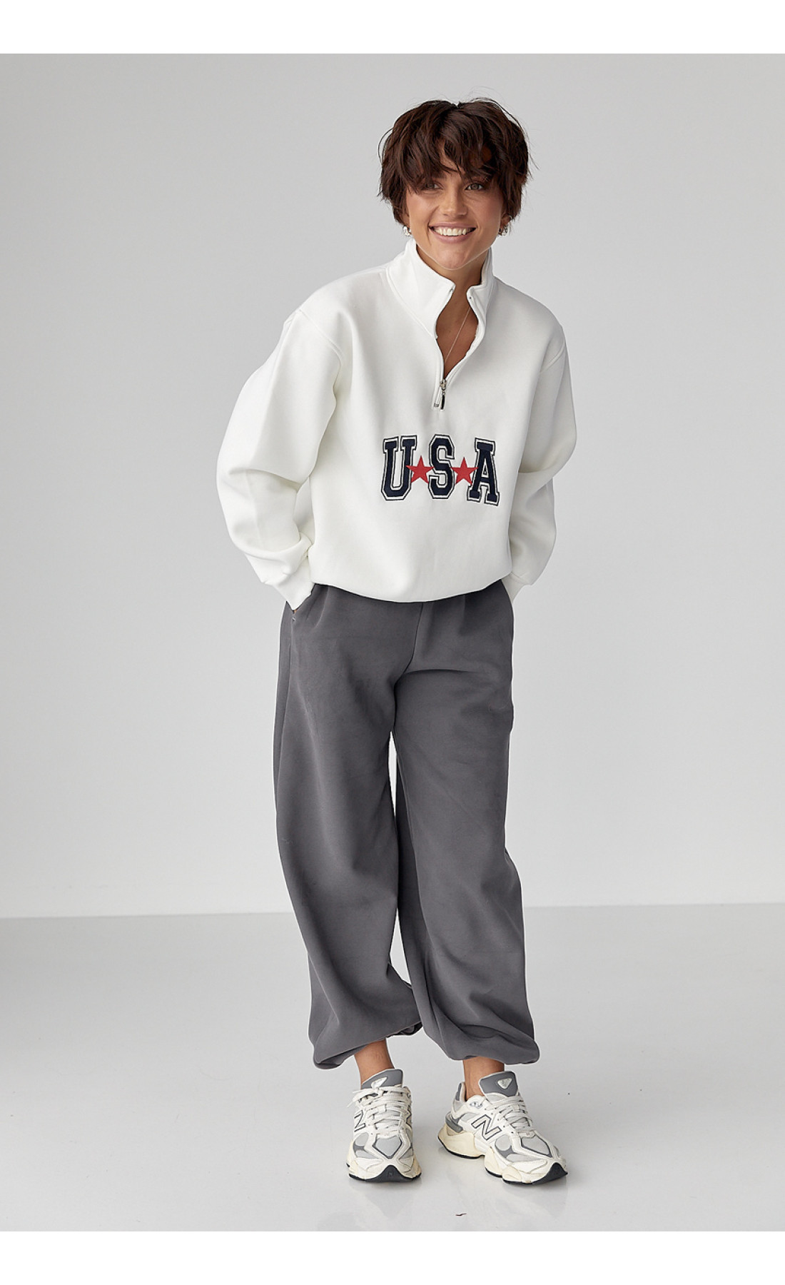 Теплий світшот з блискавкою на комірі  молочний колір