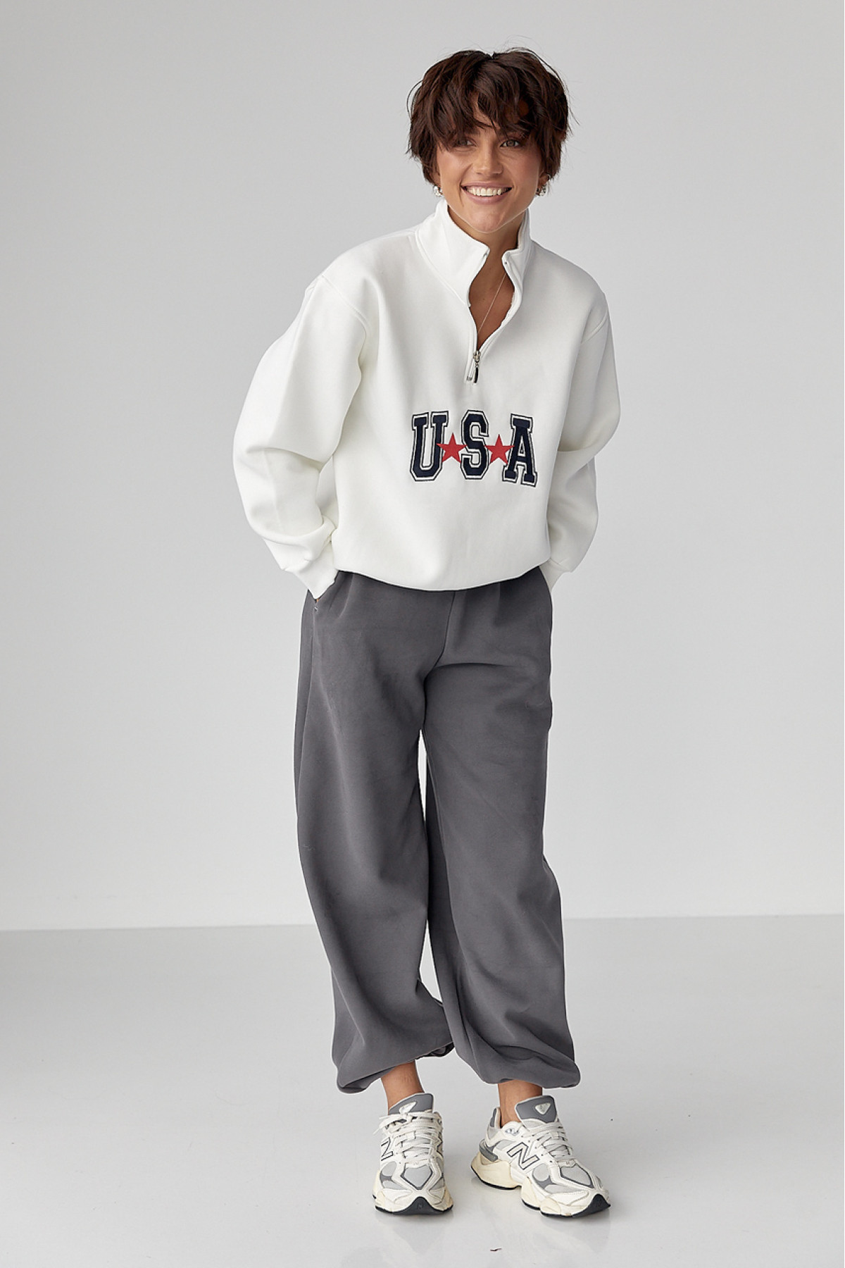 Теплий світшот з блискавкою на комірі  молочний колір