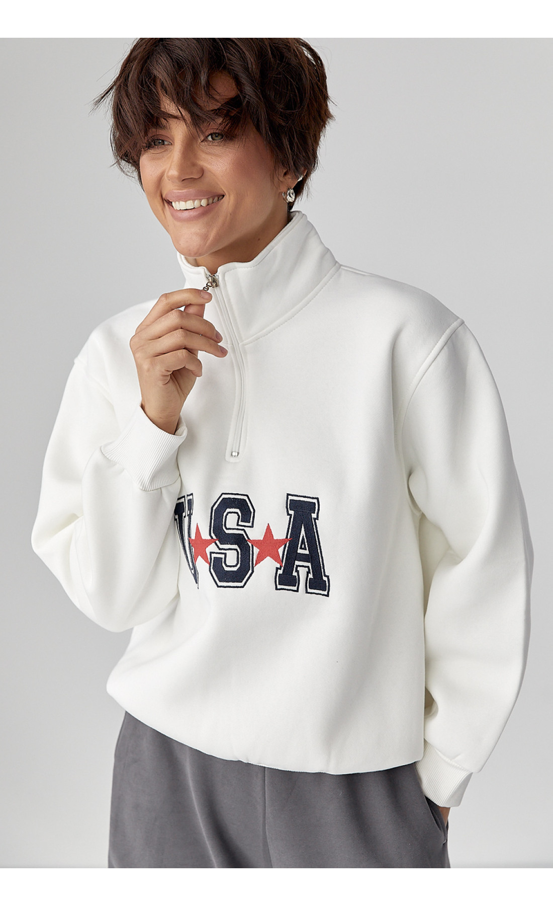 Теплий світшот з блискавкою на комірі  молочний колір