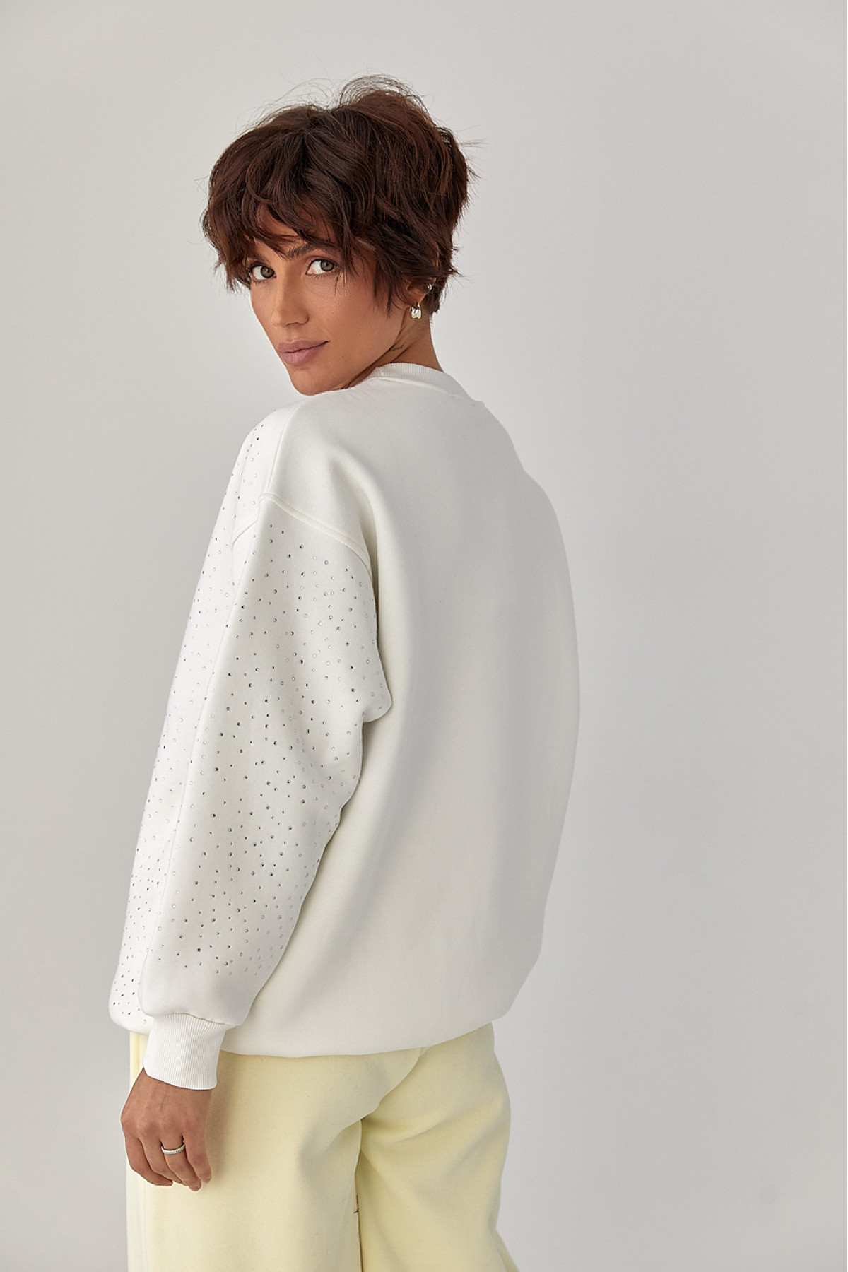 Теплий світшот із термостразами  молочний колір