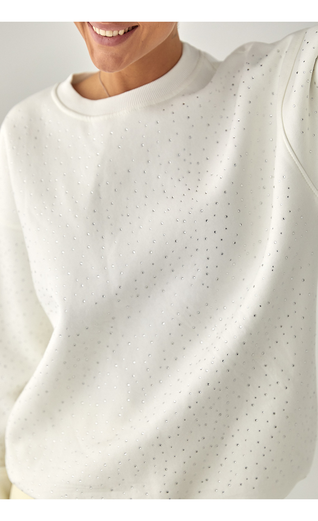 Теплий світшот із термостразами  молочний колір