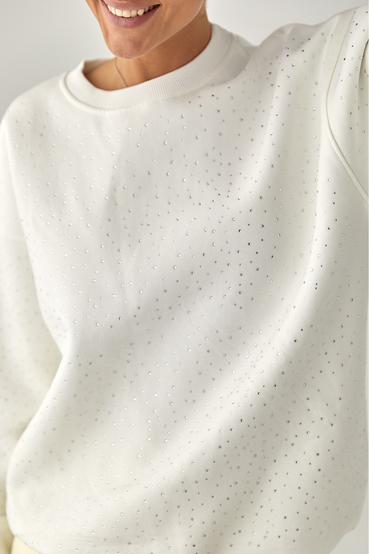 Теплий світшот із термостразами  молочний колір