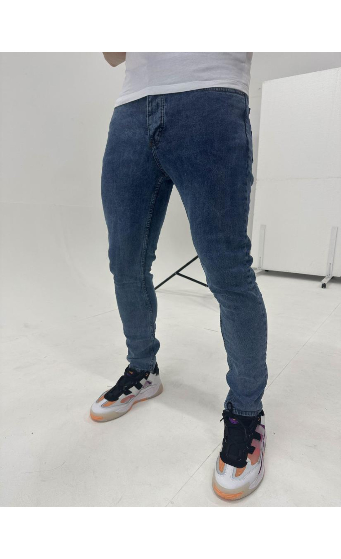 Сині завужені однотонні джинси