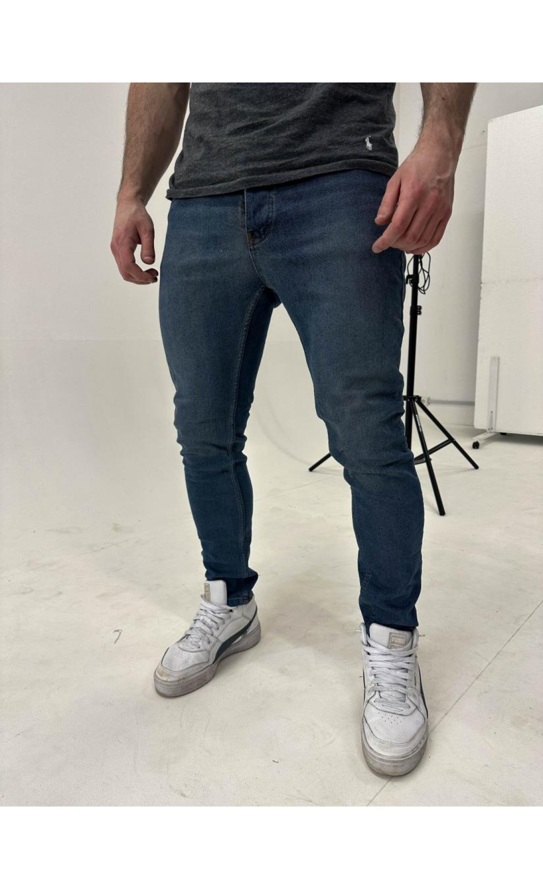 Сині однотонні завужені джинси