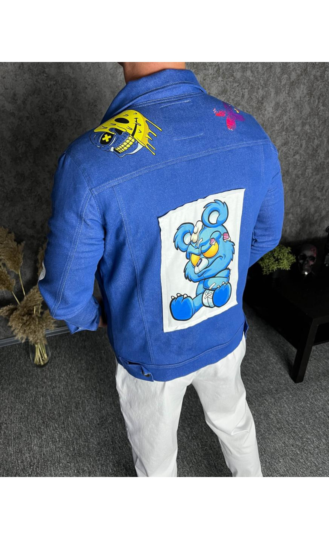 Синя чоловіча джинсова куртка з принтом