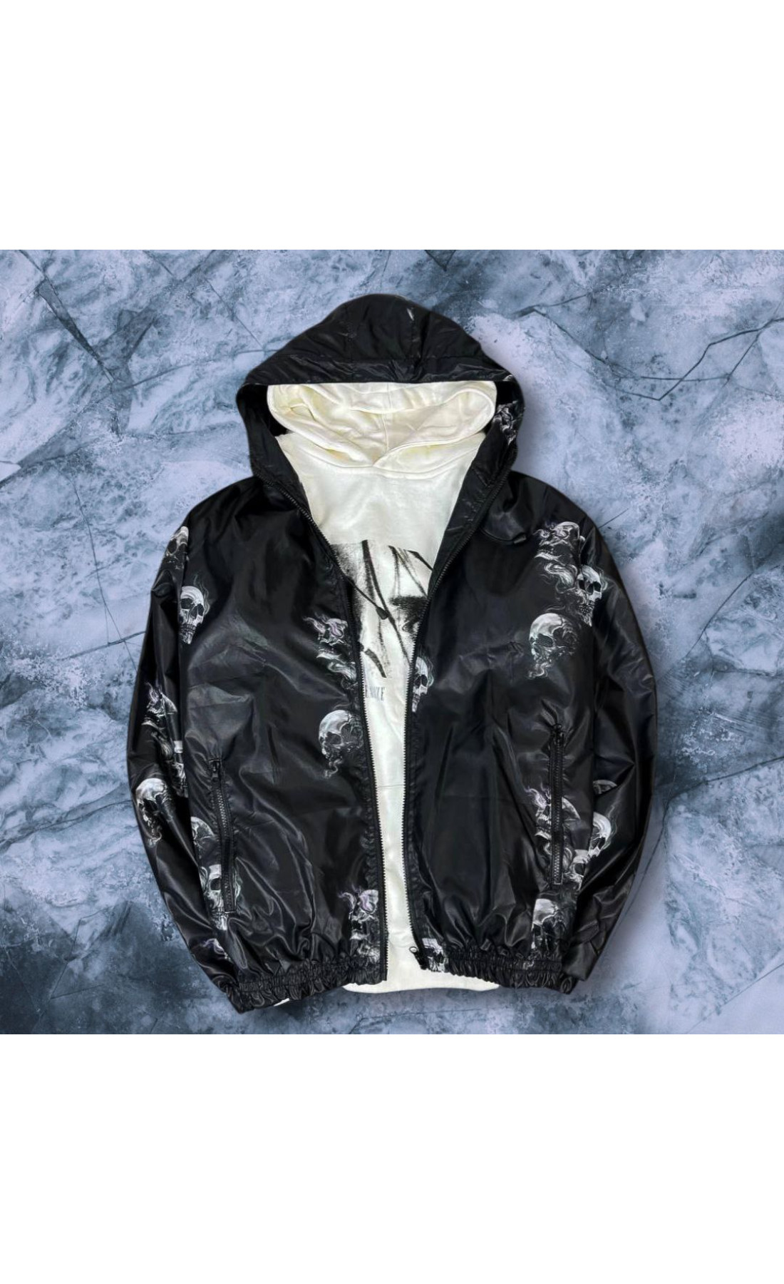 Легка весняна чорна вітрівка з черепом