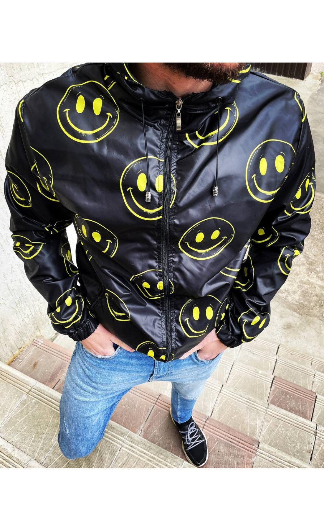 Чоловіча весняна вітрівка-смайл чорного кольору