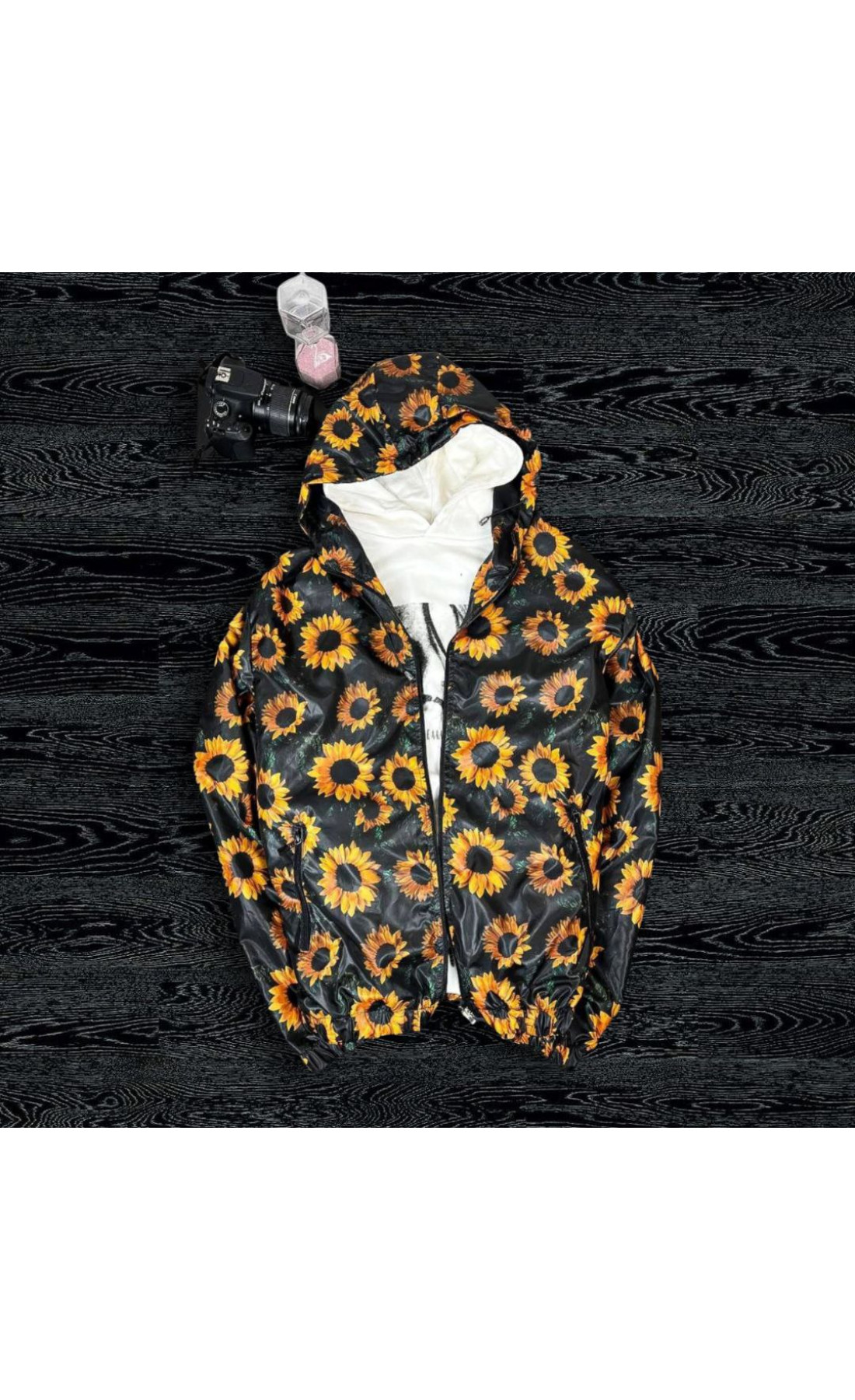 весняна вітрівка з соняшниками