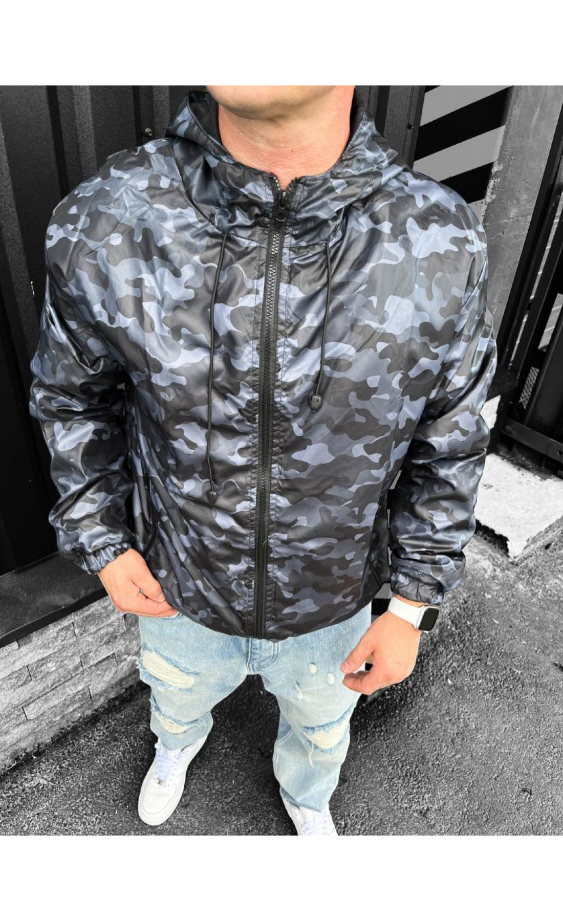 Чоловіча камуфляжна вітрівка с капюшоном