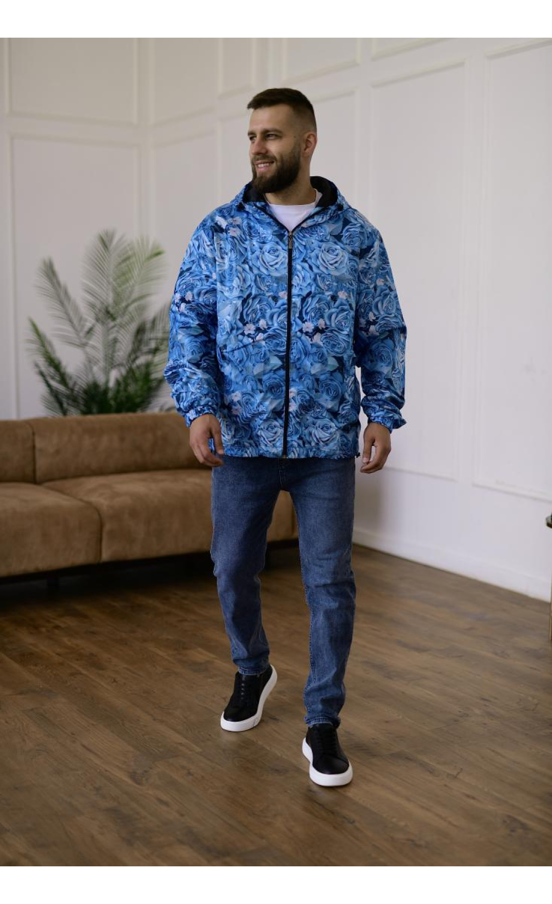 Молодіжна блакитна вітрівка з трояндами