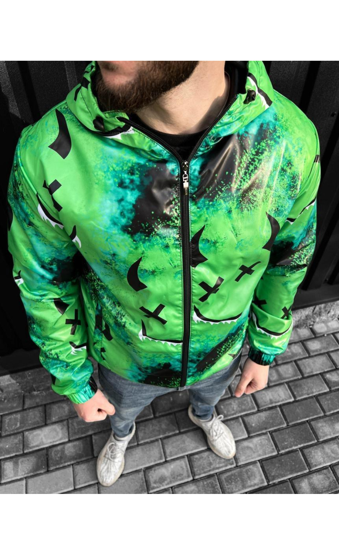 Яскрава весняна вітрівка зі смайликами зеленого кольору