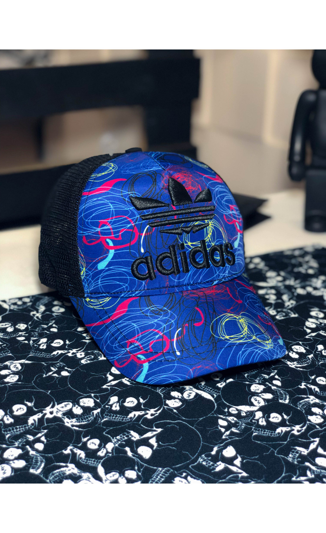 Синя чоловіча кепка