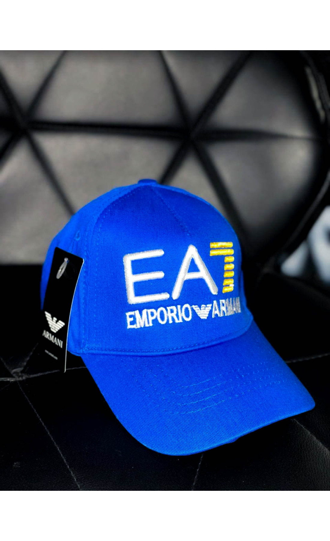 Синя чоловіча кепка