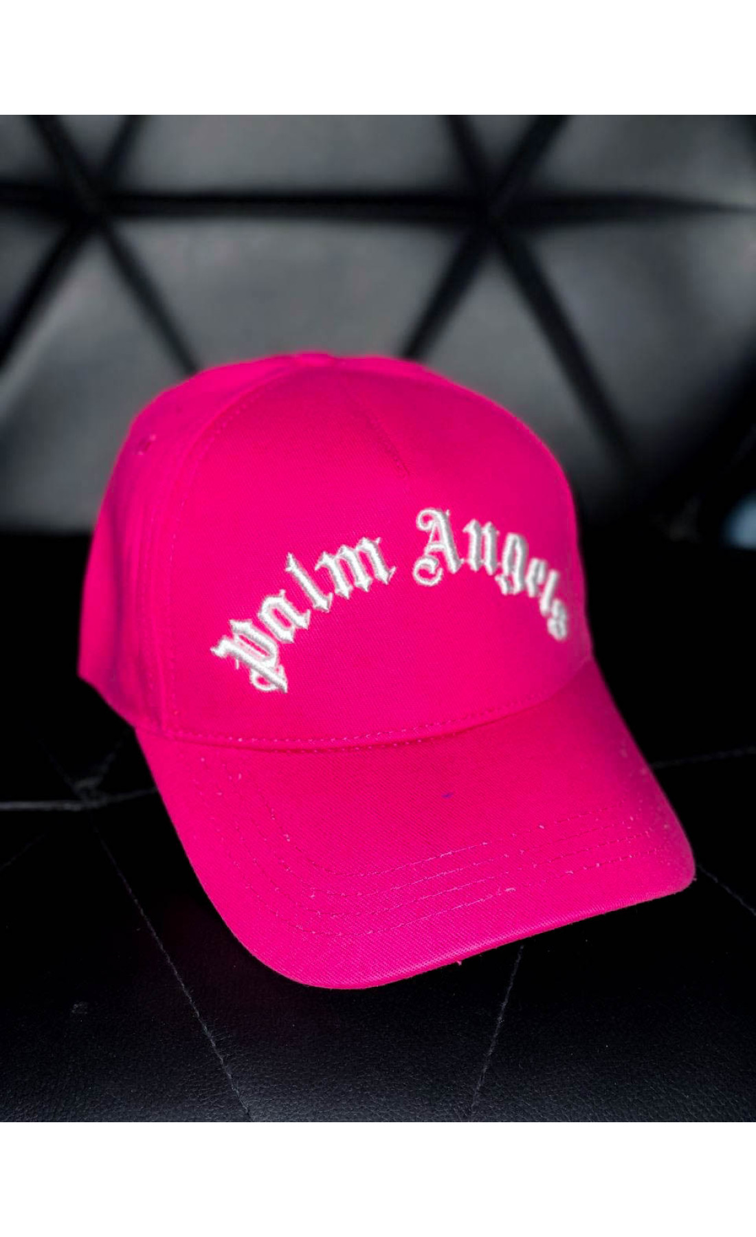 Рожева чоловіча кепка