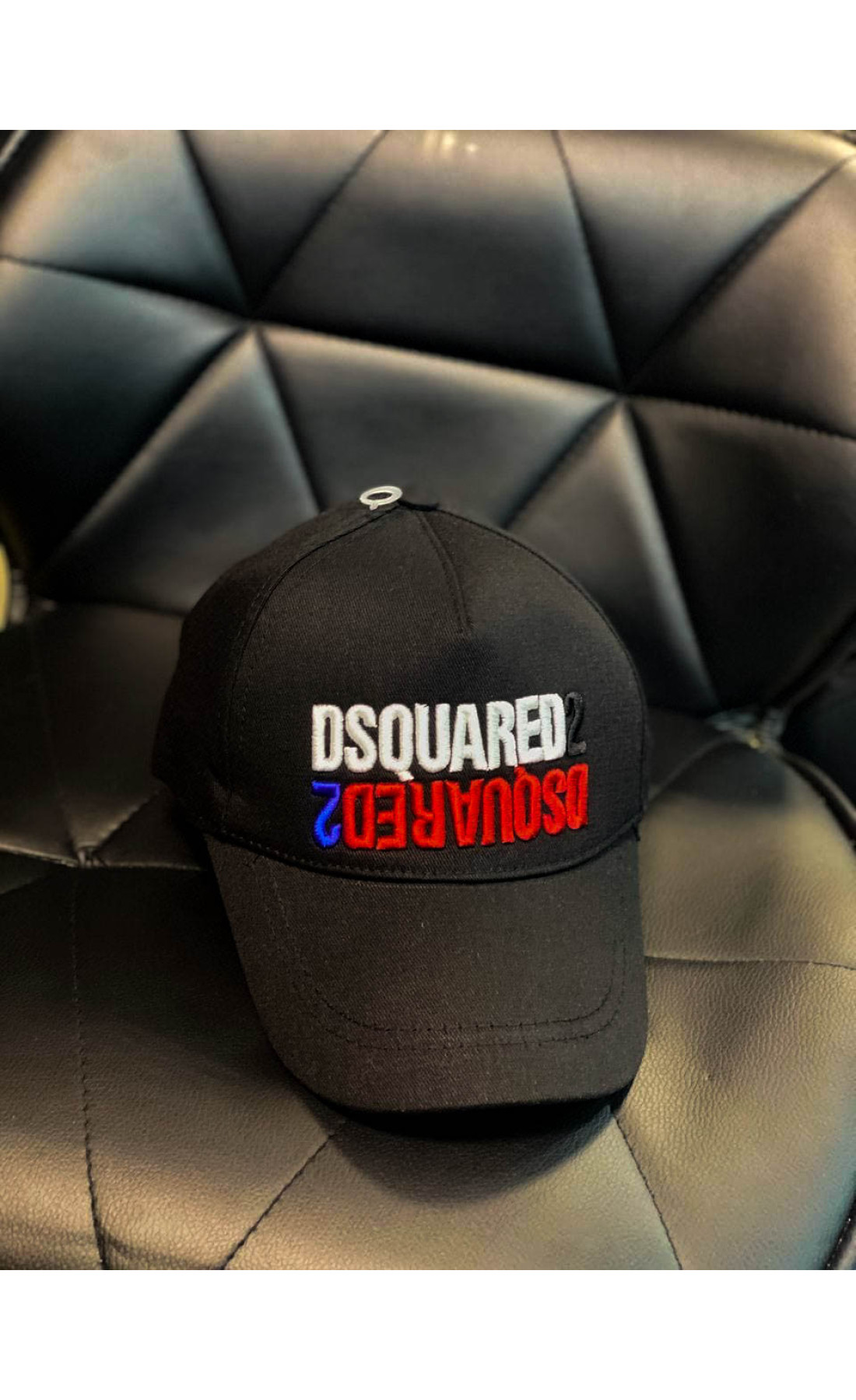 Чорна чоловіча кепка