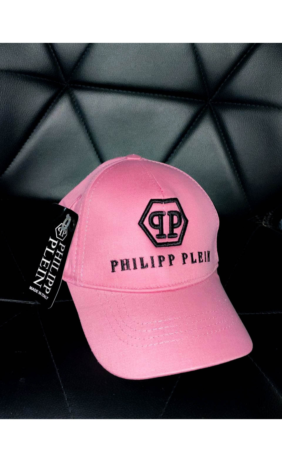 Рожева чоловіча кепка