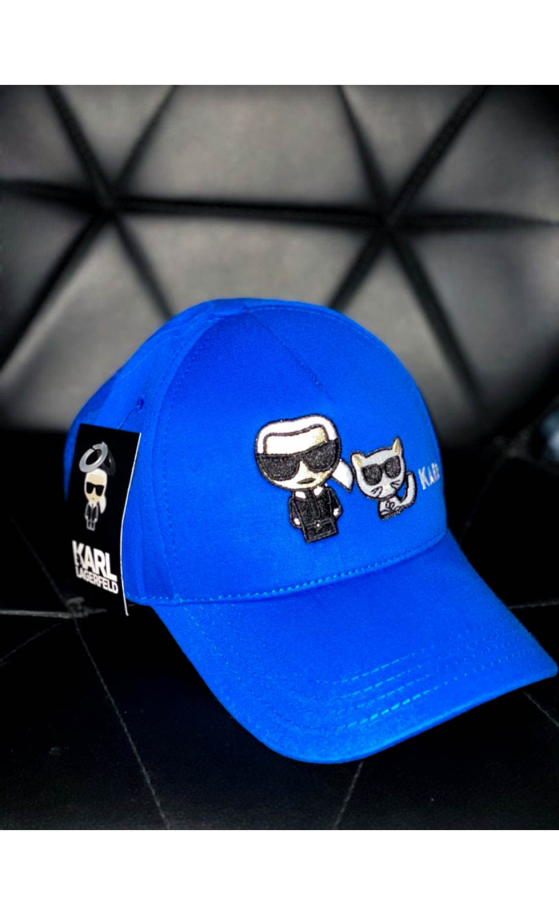 Синя чоловіча кепка