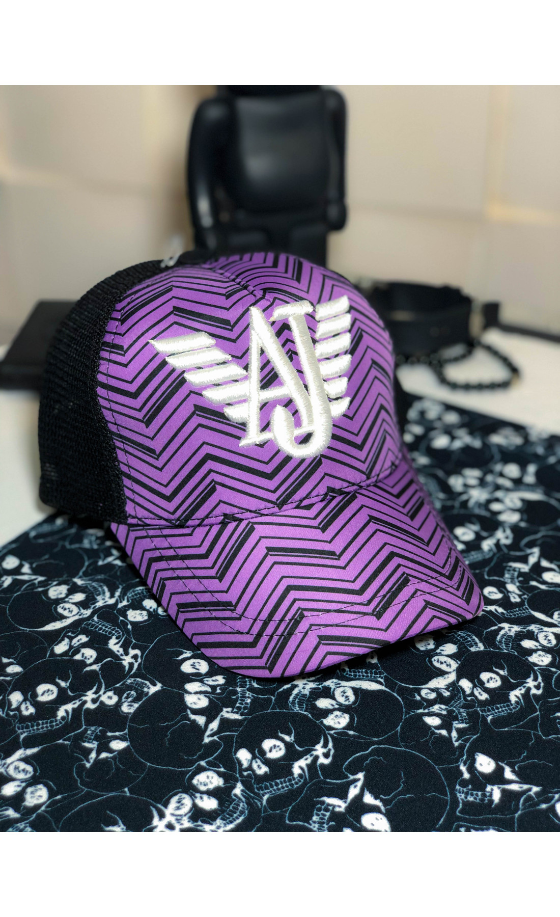 Фіолетова чоловіча кепка