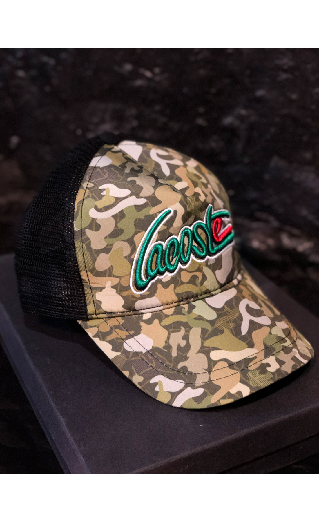 Коричнева чоловіча кепка