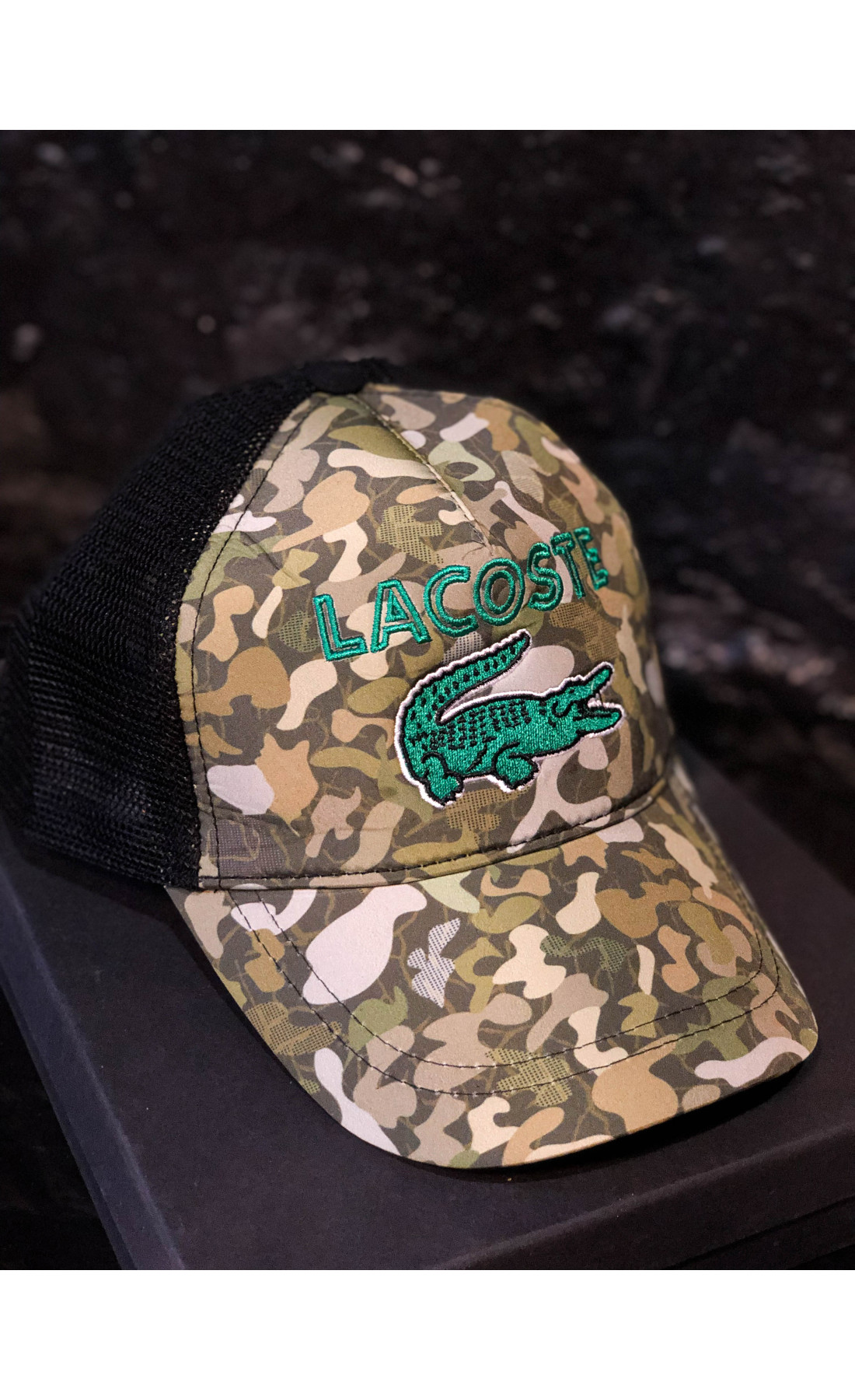 Коричнева чоловіча кепка