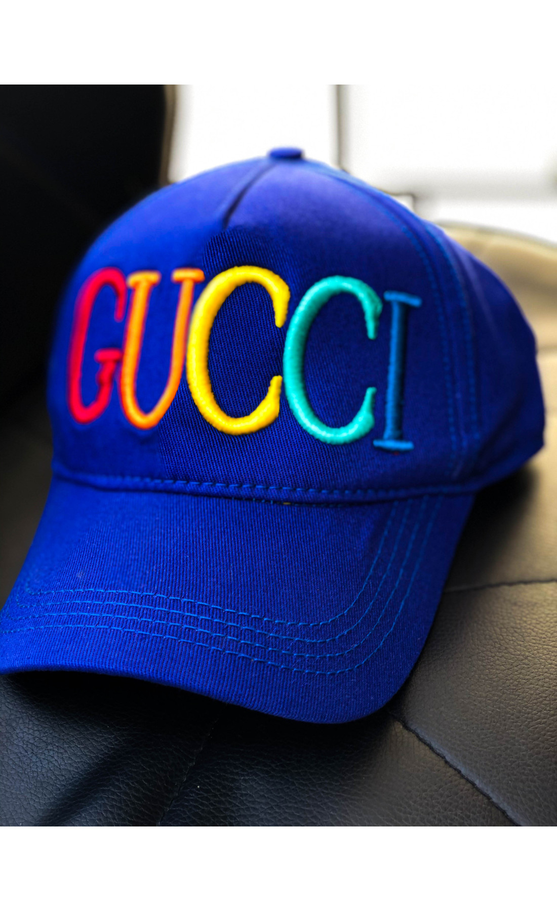 Синя чоловіча кепка