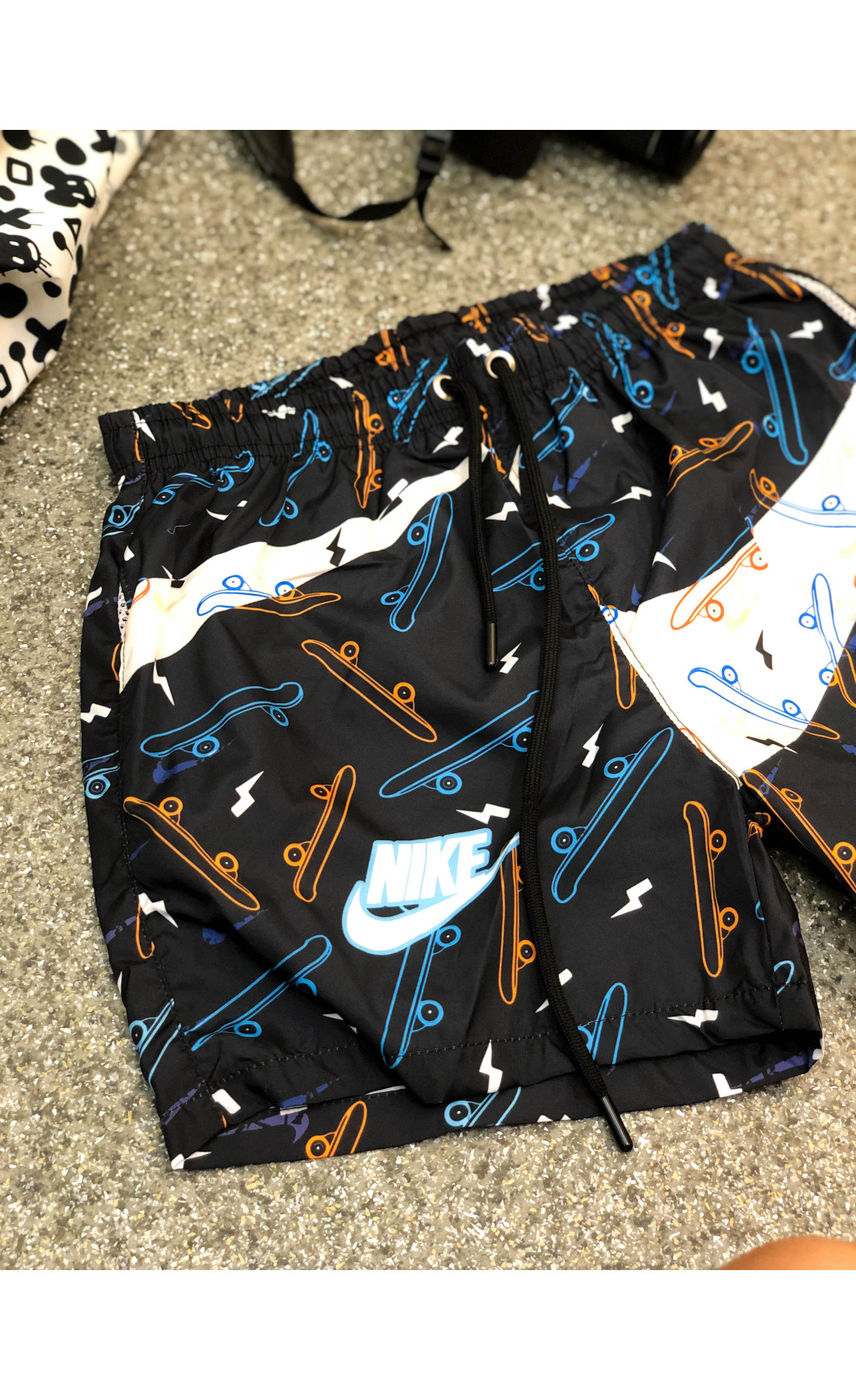 Чорні чоловічі пляжні шорти