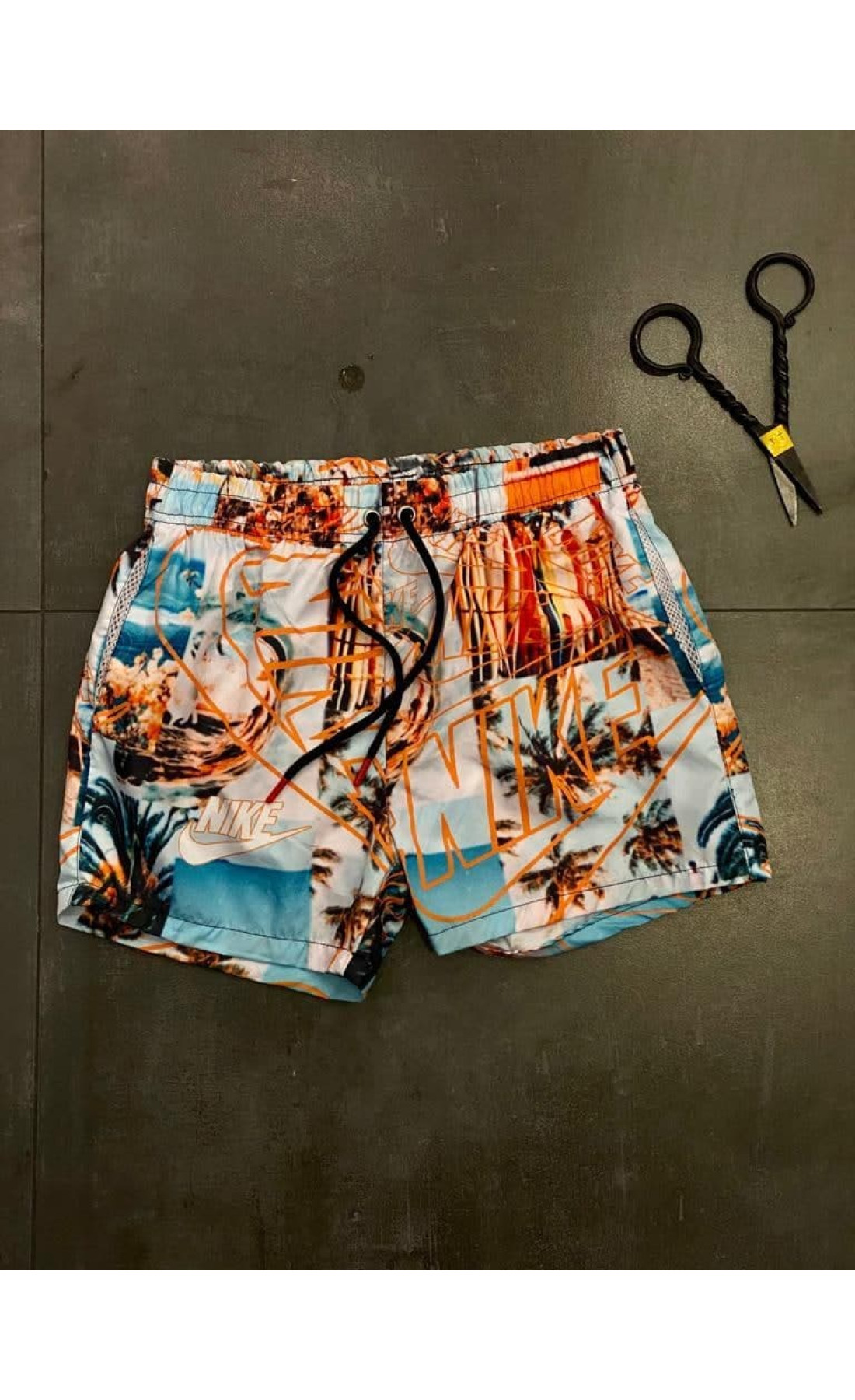 Різнокольорові чоловічі пляжні шорти