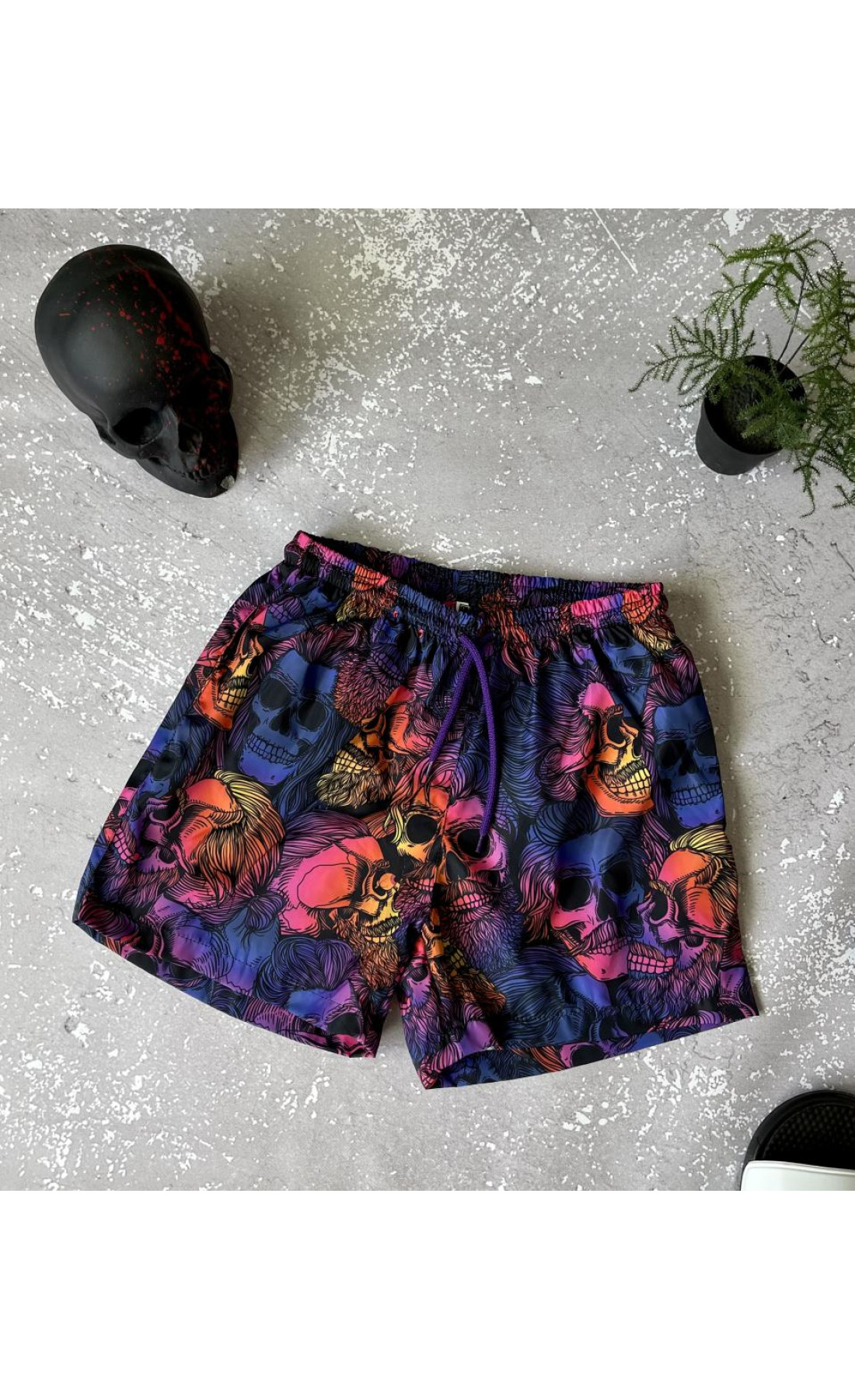 Сині чоловічі комфортні пляжні шорти на підкладці з модним принтом