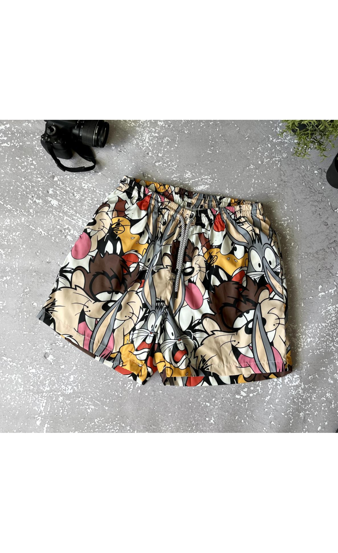 Чоловічі яскраві пляжні шорти на підкладці з мультяшним дизайном